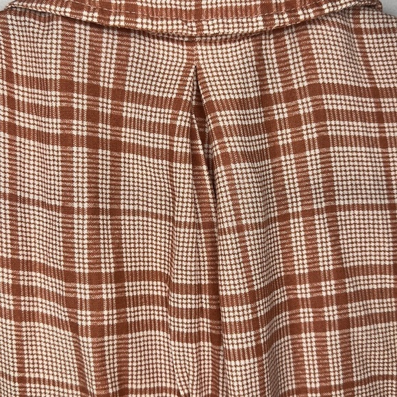 SIM & SAM SLEEVELESS PLAID BUTTON DOWN BLOUSE (M) - Picture 6 of 8